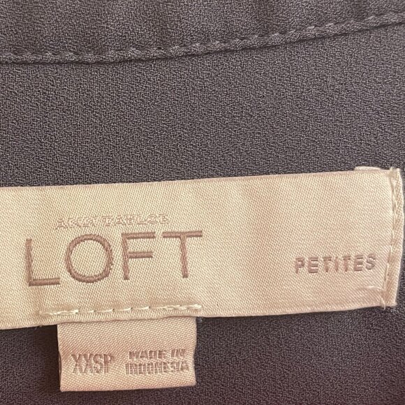 Loft ruffle Henley sleeveless blouse Size Petite XXSP - Picture 3 of 4